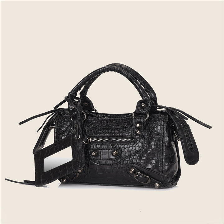 Leather Crossbody Bag – Zip Closure & Adjustable Strap