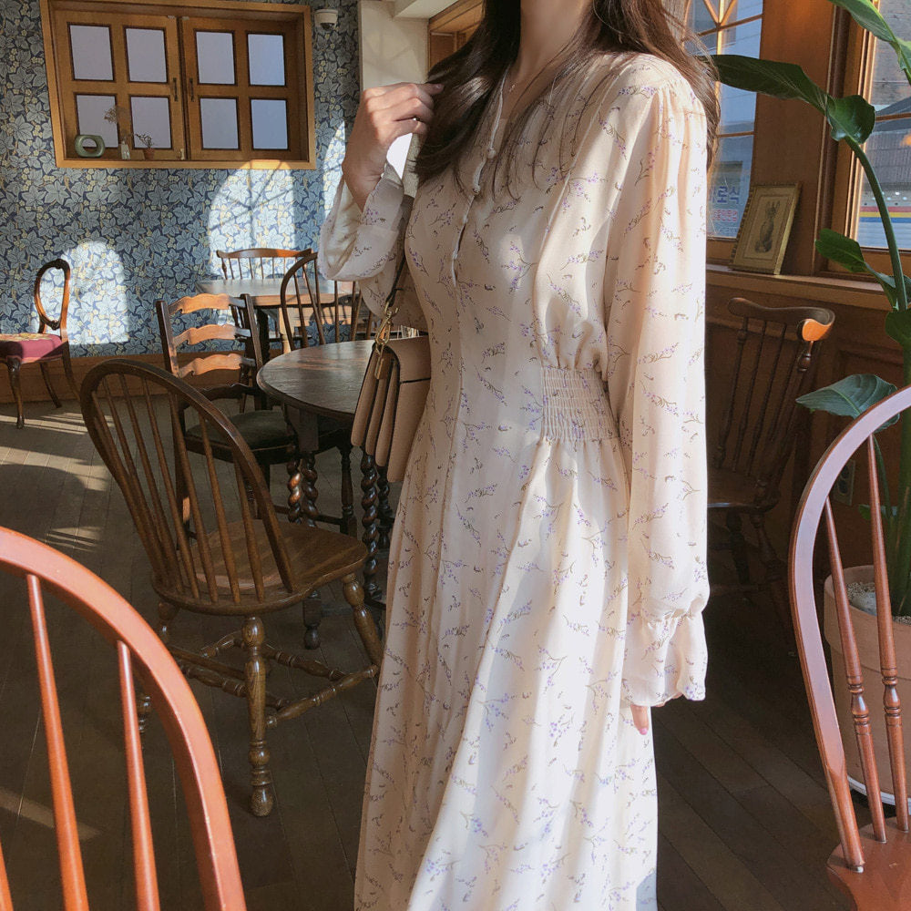 Floral Chiffon Long Sleeve Dress – Lightweight Flowing Silhouette