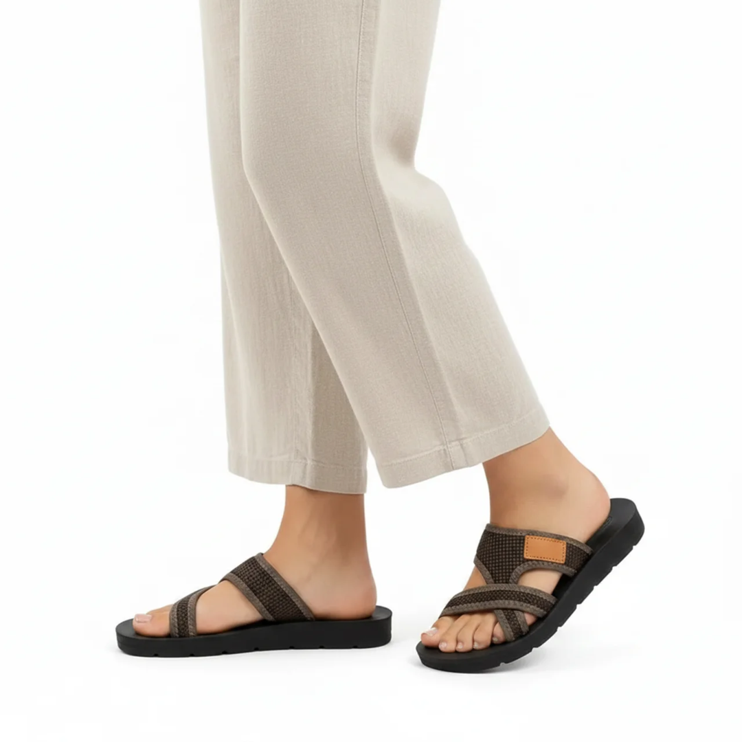 Women's Flat Sandals – Hollow Mesh Slip-On Beach Shoe