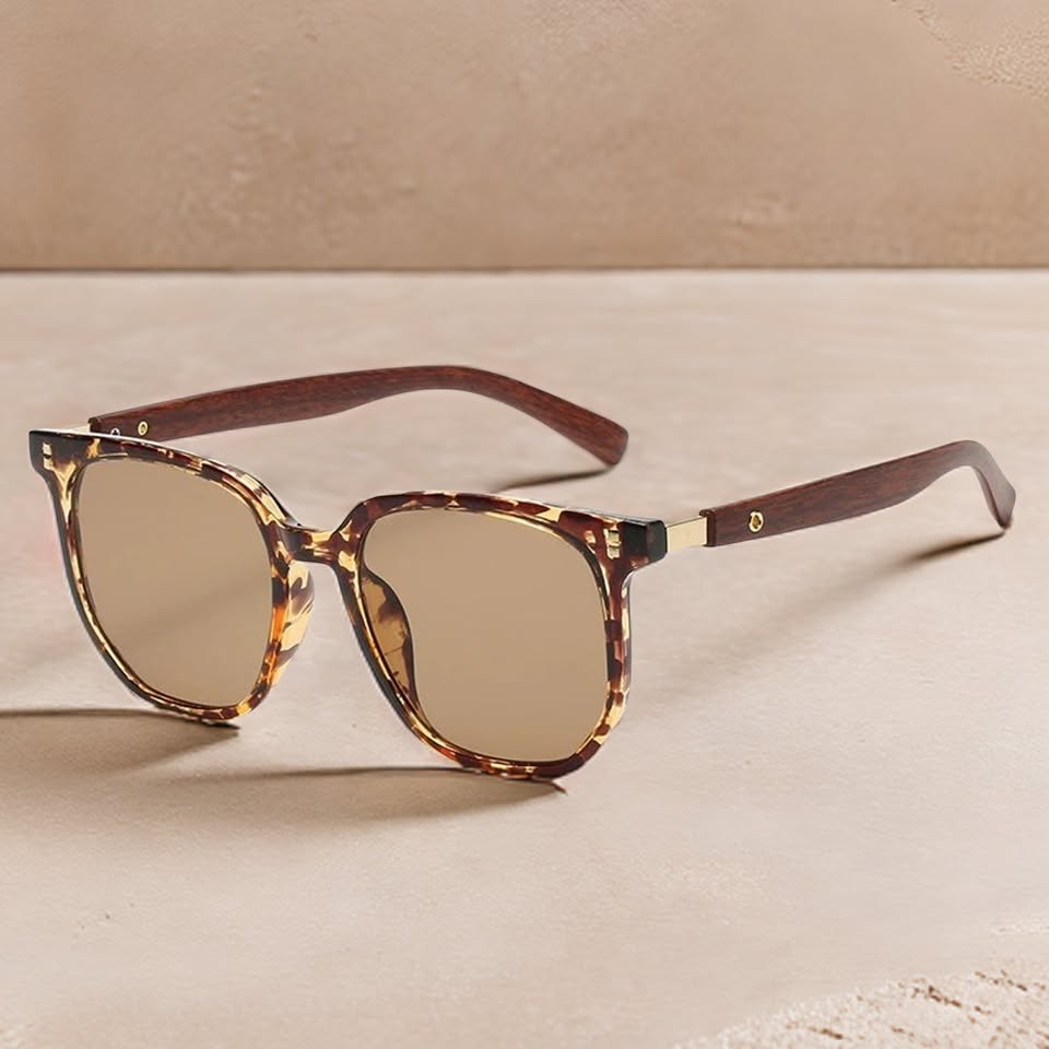 Square Frame Sunglasses Wooden Temple Arms – Photochromic UV400 Lenses