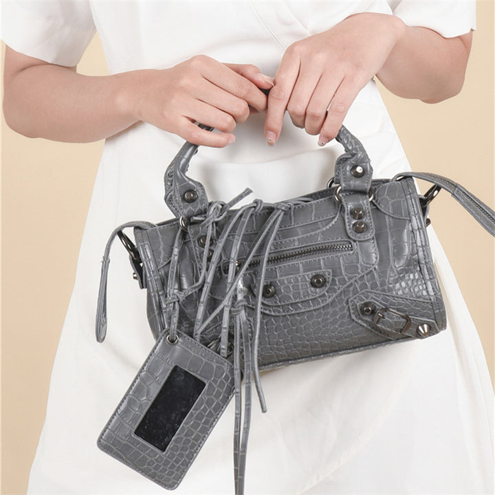 Leather Crossbody Bag – Zip Closure & Adjustable Strap