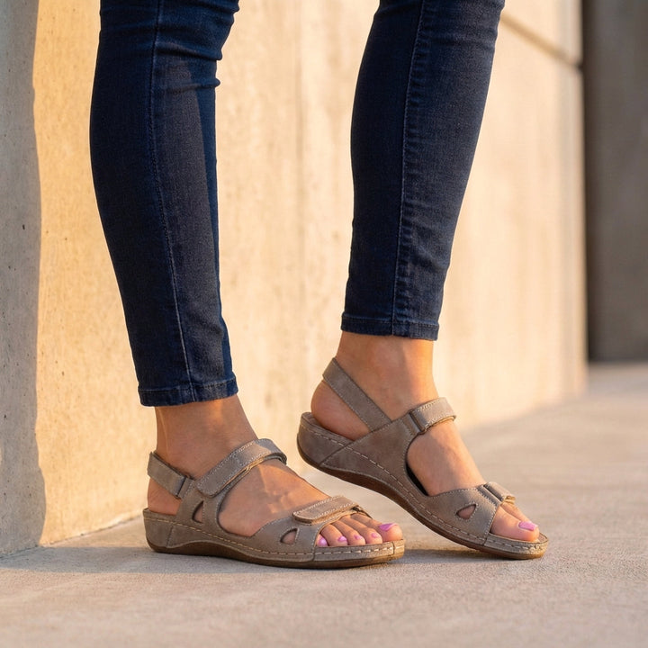 Open-Toe Women's Flat Sandals with Adjustable Buckle Straps