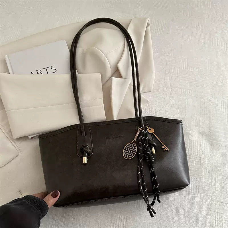 Vegan Leather Shoulder Bag – Structured Minimalist Hardware