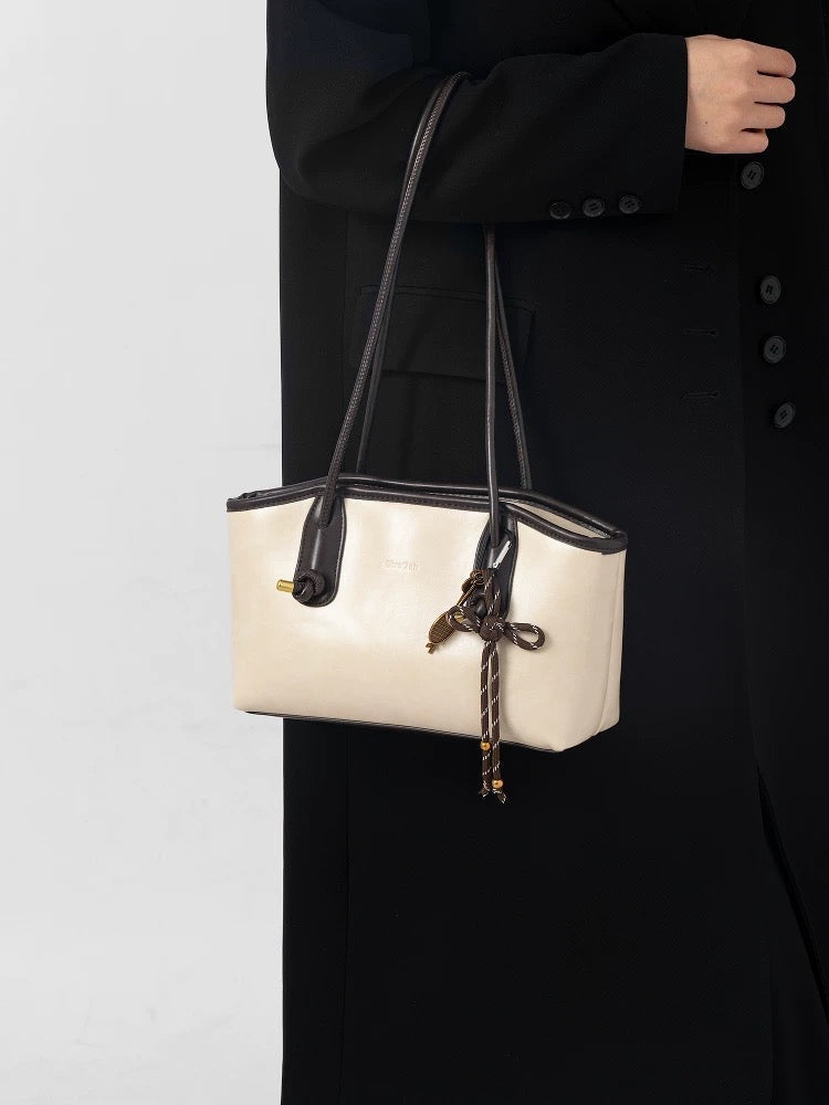 Vegan Leather Shoulder Bag – Structured Minimalist Hardware