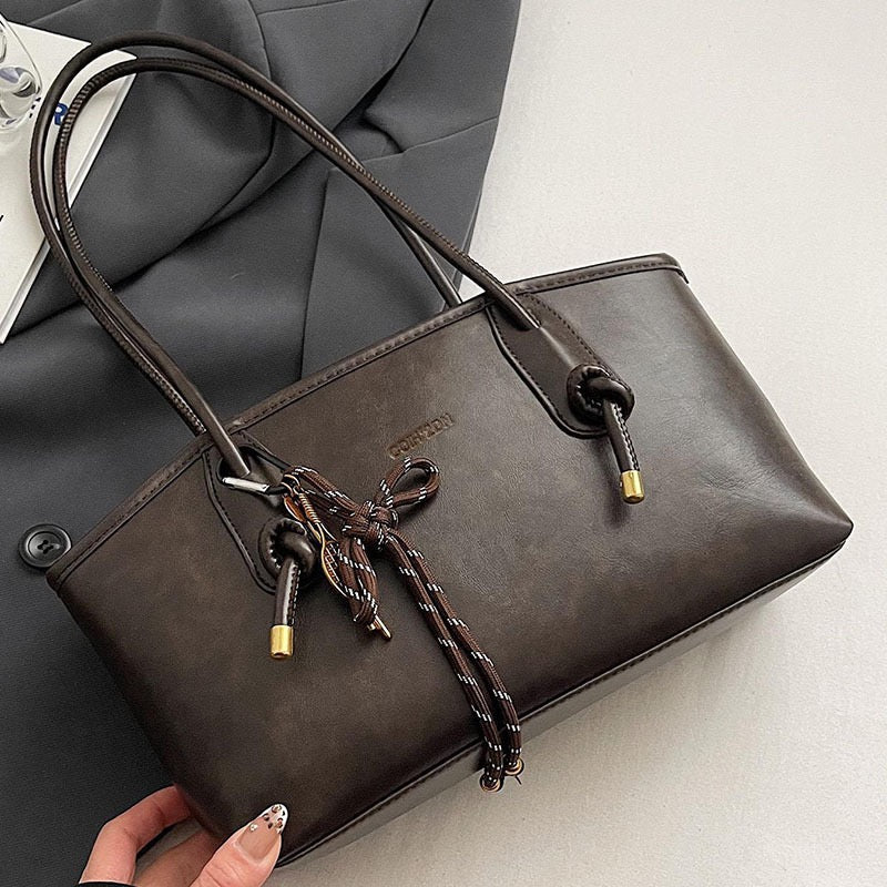 Vegan Leather Shoulder Bag – Structured Minimalist Hardware