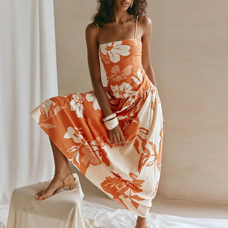 Strapless Maxi Dress – High-Waist Pleated Backless Design