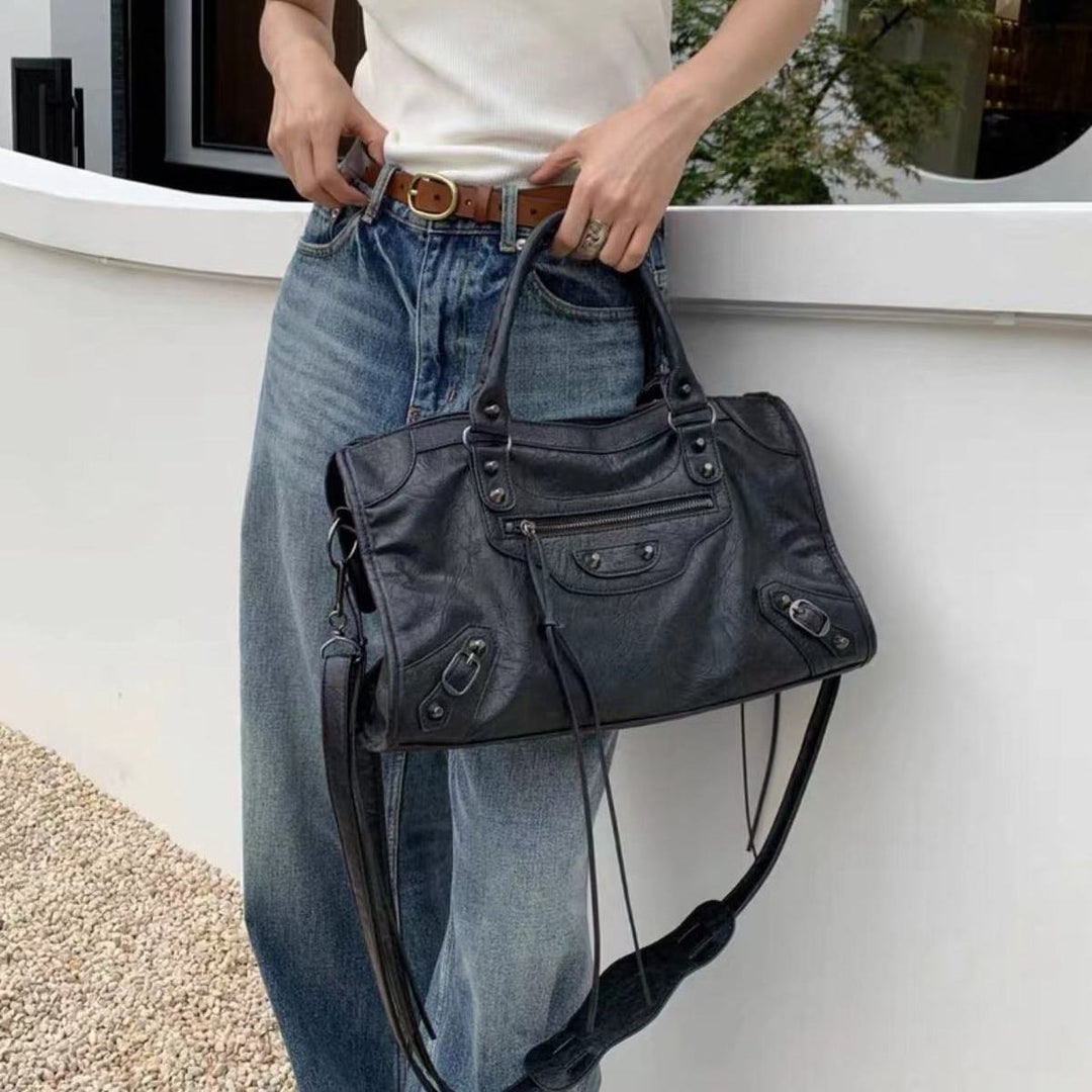 Women's Leather Tote Bag – Spacious Zip Closure Design