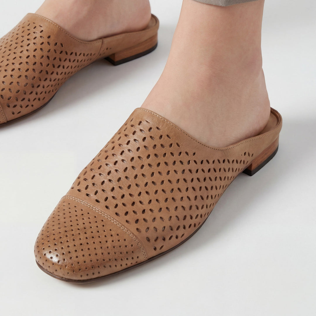 Women's Full-Grain Leather Mules Closed Toe – Sheepskin Insole Fit