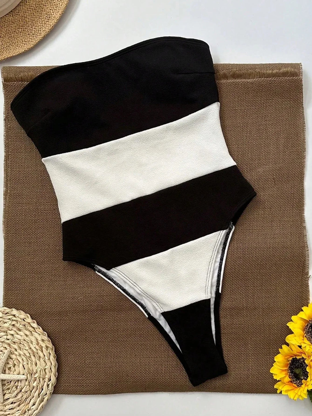 One-Piece Swimsuit – Strapless High-Cut Color-Block | Women's