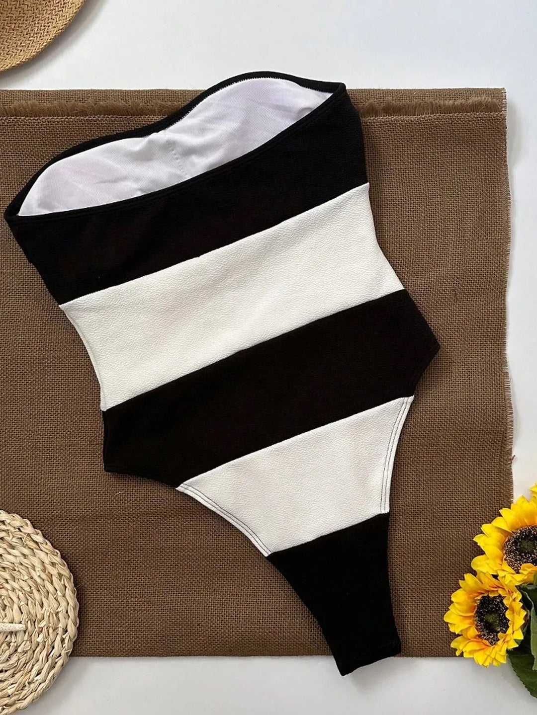 One-Piece Swimsuit – Strapless High-Cut Color-Block | Women's